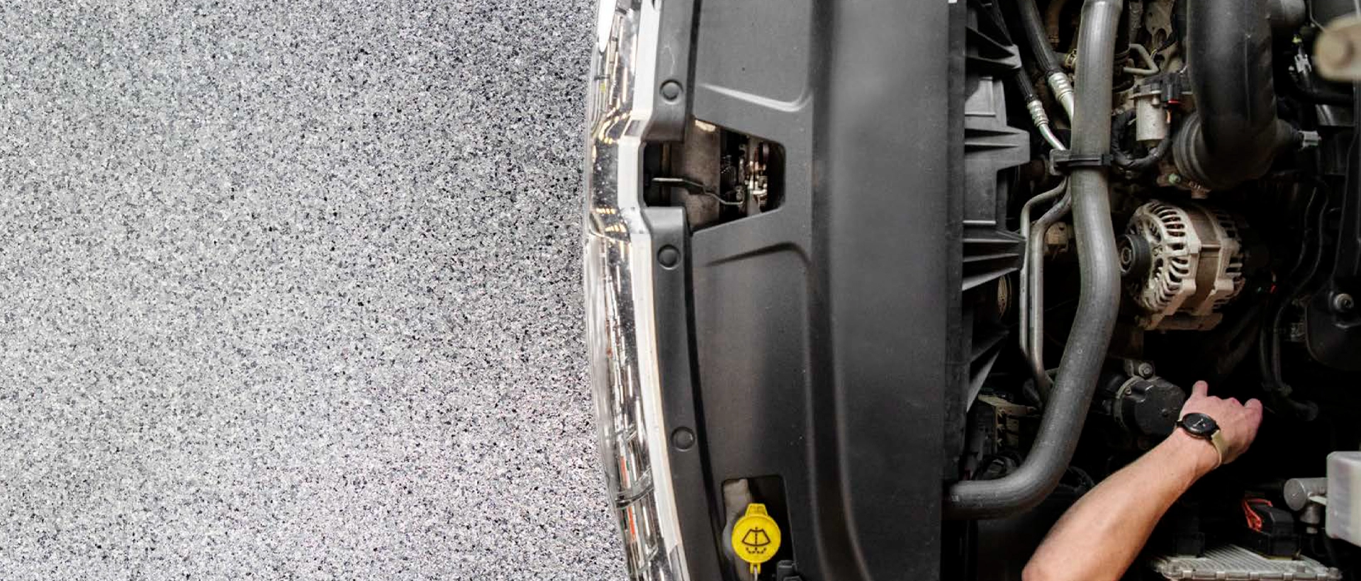 Garage flakes flooring systems